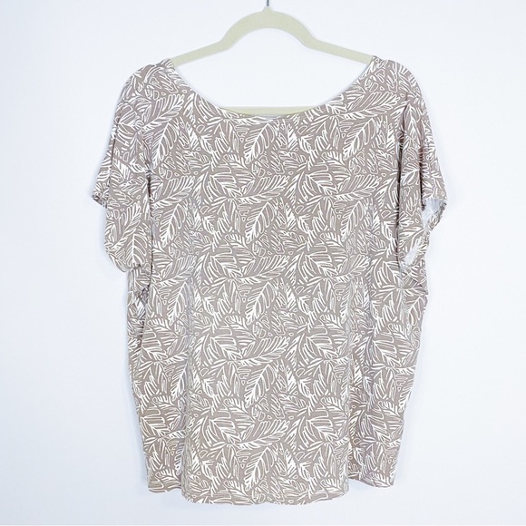 A-Line Hawaii - Leaf Print Top - Picture 1 of 3